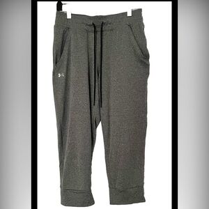 Under Armour HeatGear Cropped Jogger Womens Small Loose Fit Gray Athletic Capri